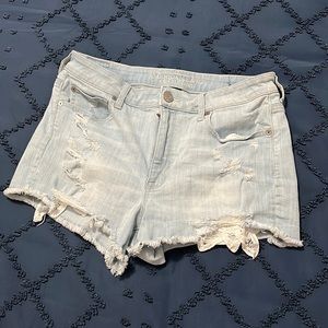 American Eagle hi-rise shortie